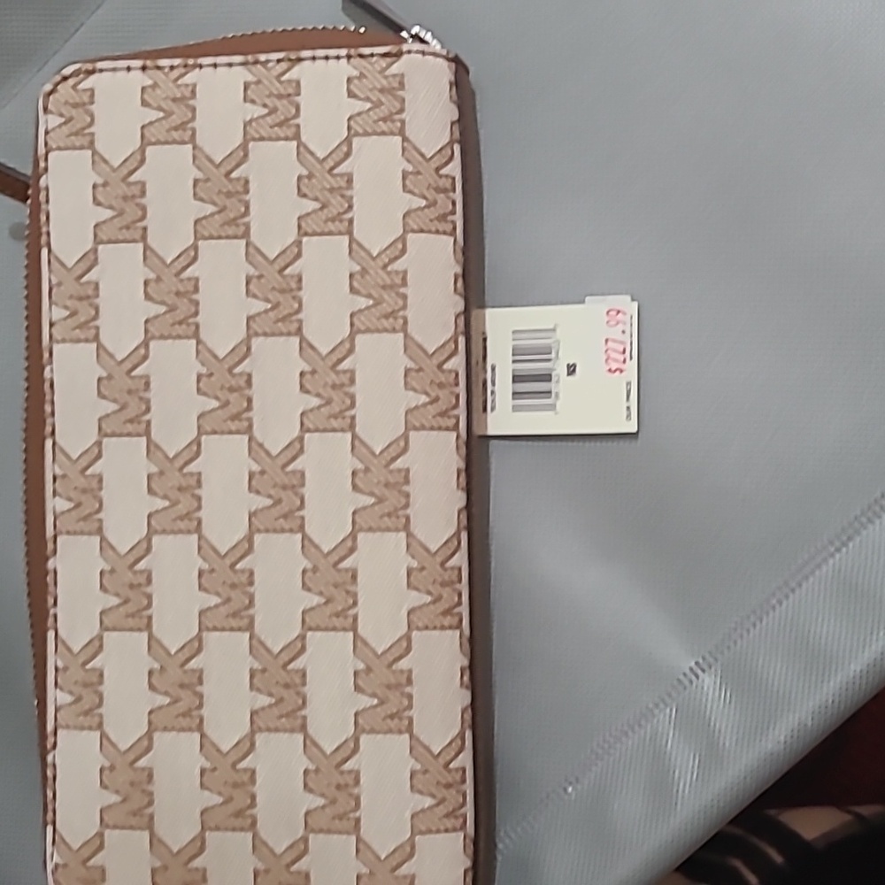 Michael kors wallet - Picture 2 of 4